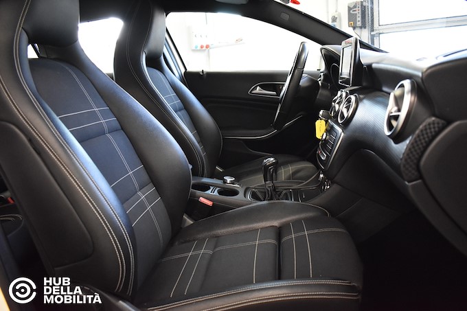 MERCEDES-BENZ A 180 d Sport